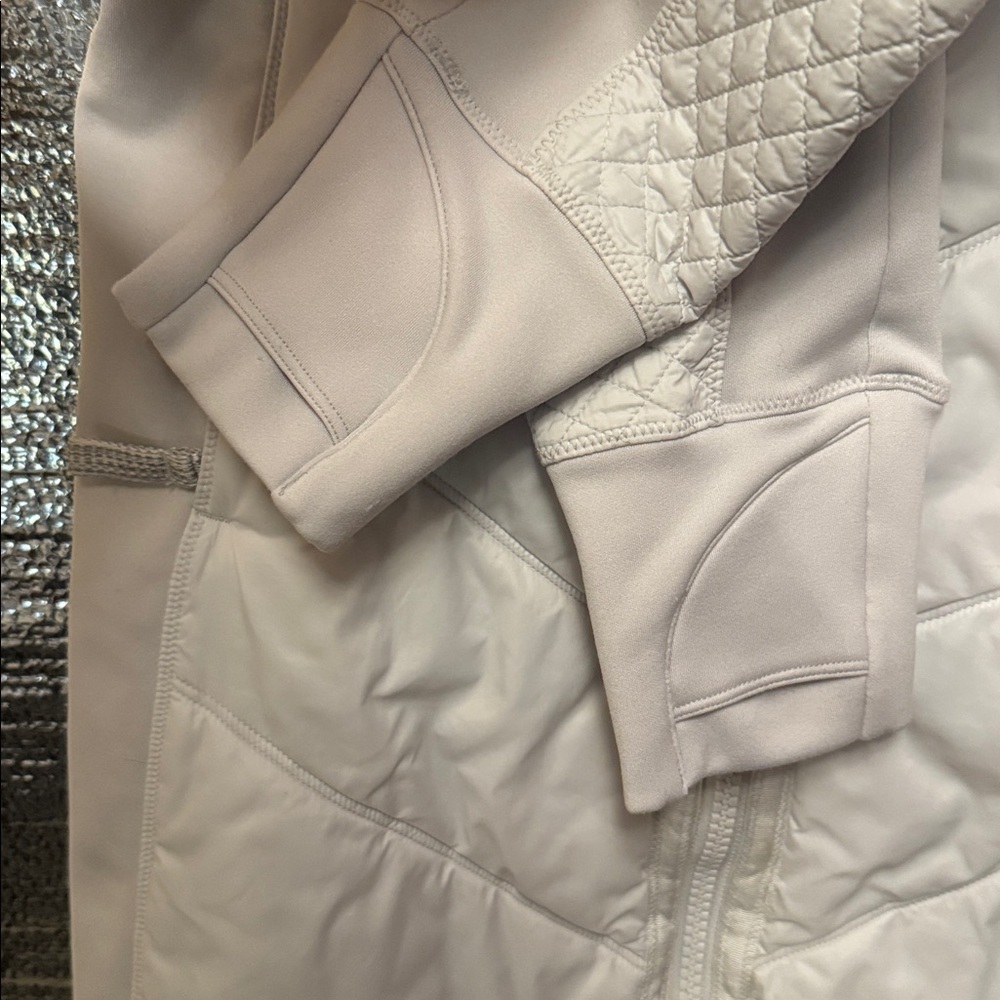Athleta Primaloft Jacket. XS - Picture 5 of 13